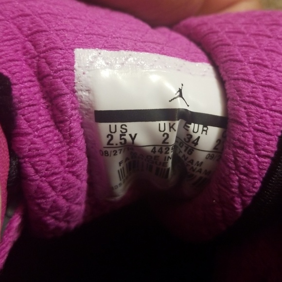 Air Jordan 7 Retro Valentine's Day size 2Y - Picture 3 of 3